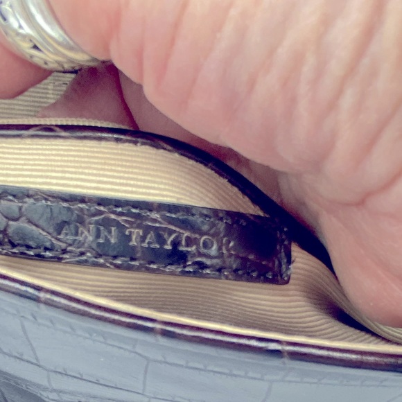 Ann Taylor Genuine Brown Leather Croc Embossed Clutch/Handbag 11”by5”by2” EUC - Picture 4 of 11